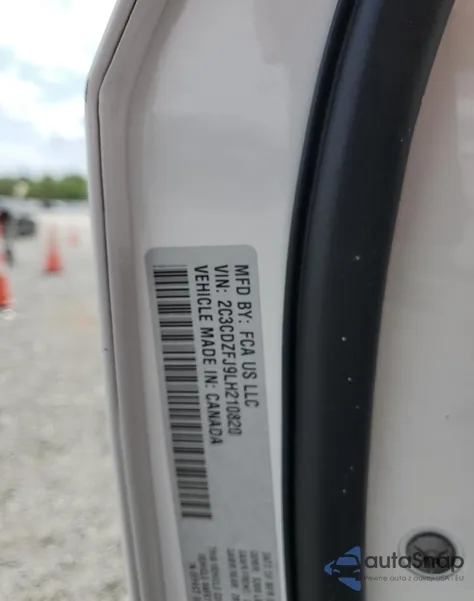 2020 Dodge Challenger R/T Scat Pack z USA, uszkodzony, nr VIN 2C3CDZFJ9LH210820